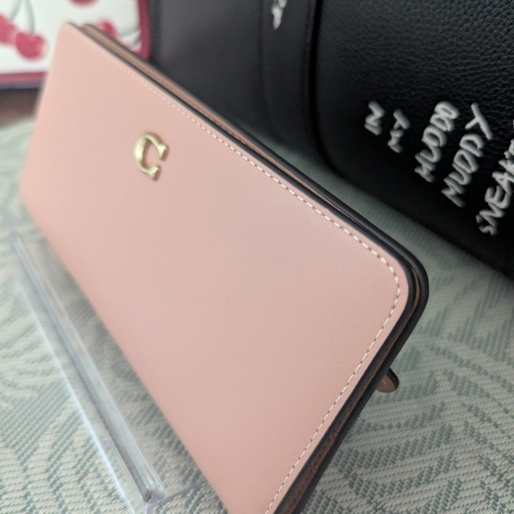 Essential Slim Wallet - Picture 5 of 16